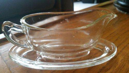 Beautiful Gravy dish with plate perfect condition